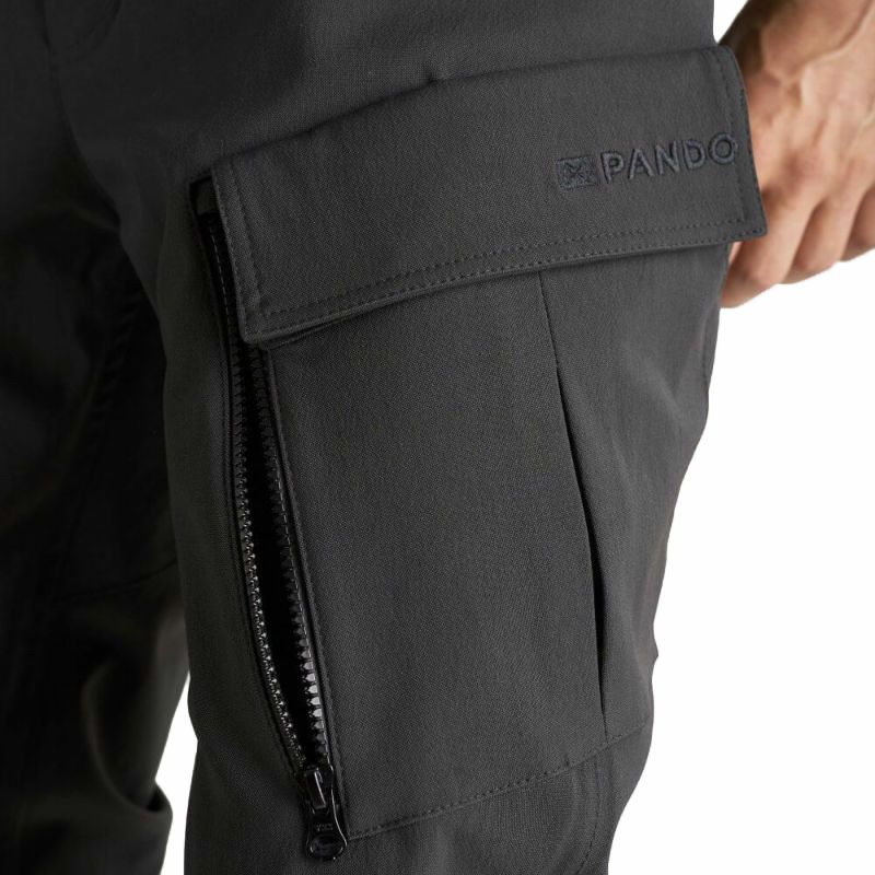 PANDO MOTO｜トライトン WP スリム ｜その他パンツ｜ブラック｜モデル着用