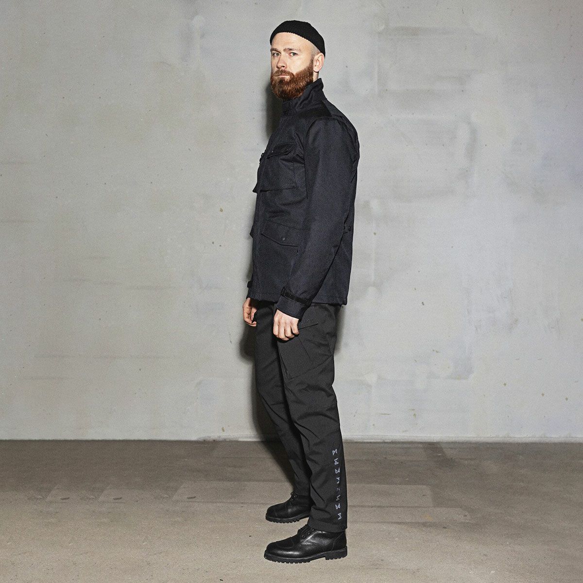 PANDO MOTO｜トライトン WP スリム ｜その他パンツ｜ブラック｜モデル着用