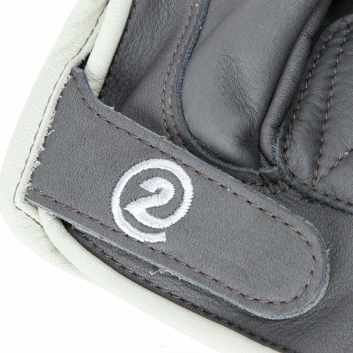 SHINICHIRO ARAKAWA｜アルピ リカモ｜3シーズン｜グレー×ホワイト