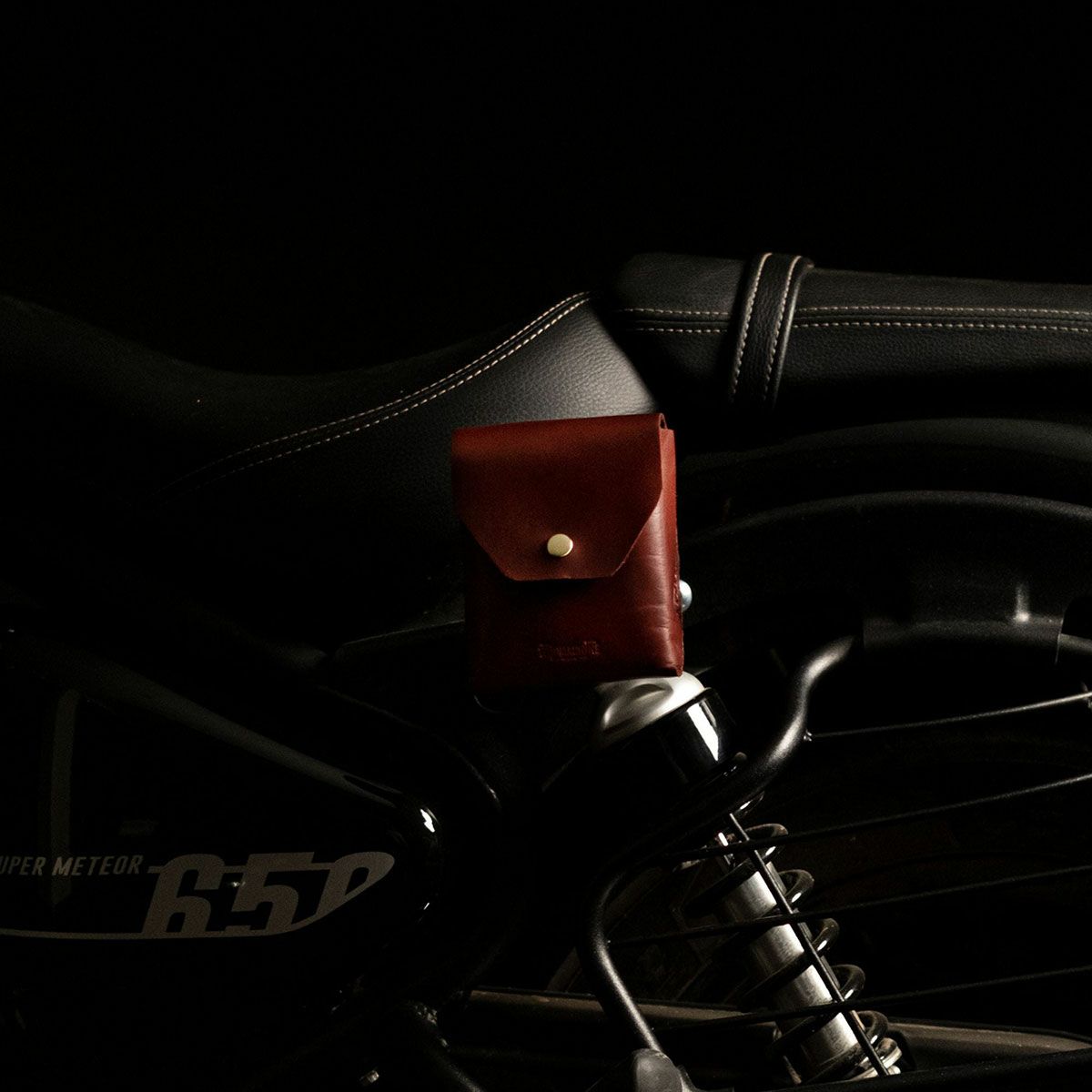 Trip Machine｜トゥルーパー ヘルメット バッグ｜その他バッグ｜チェリーレッド｜使用イメージ