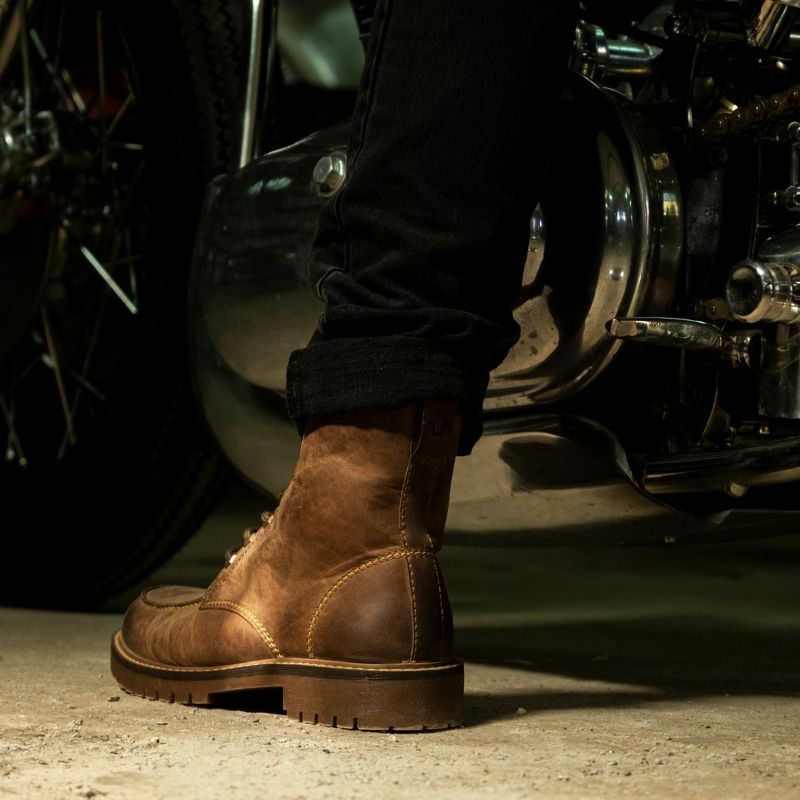 Trip Machine｜ブーツ モックトゥー｜ブーツタイプ｜タバコブラウン｜モデル着用