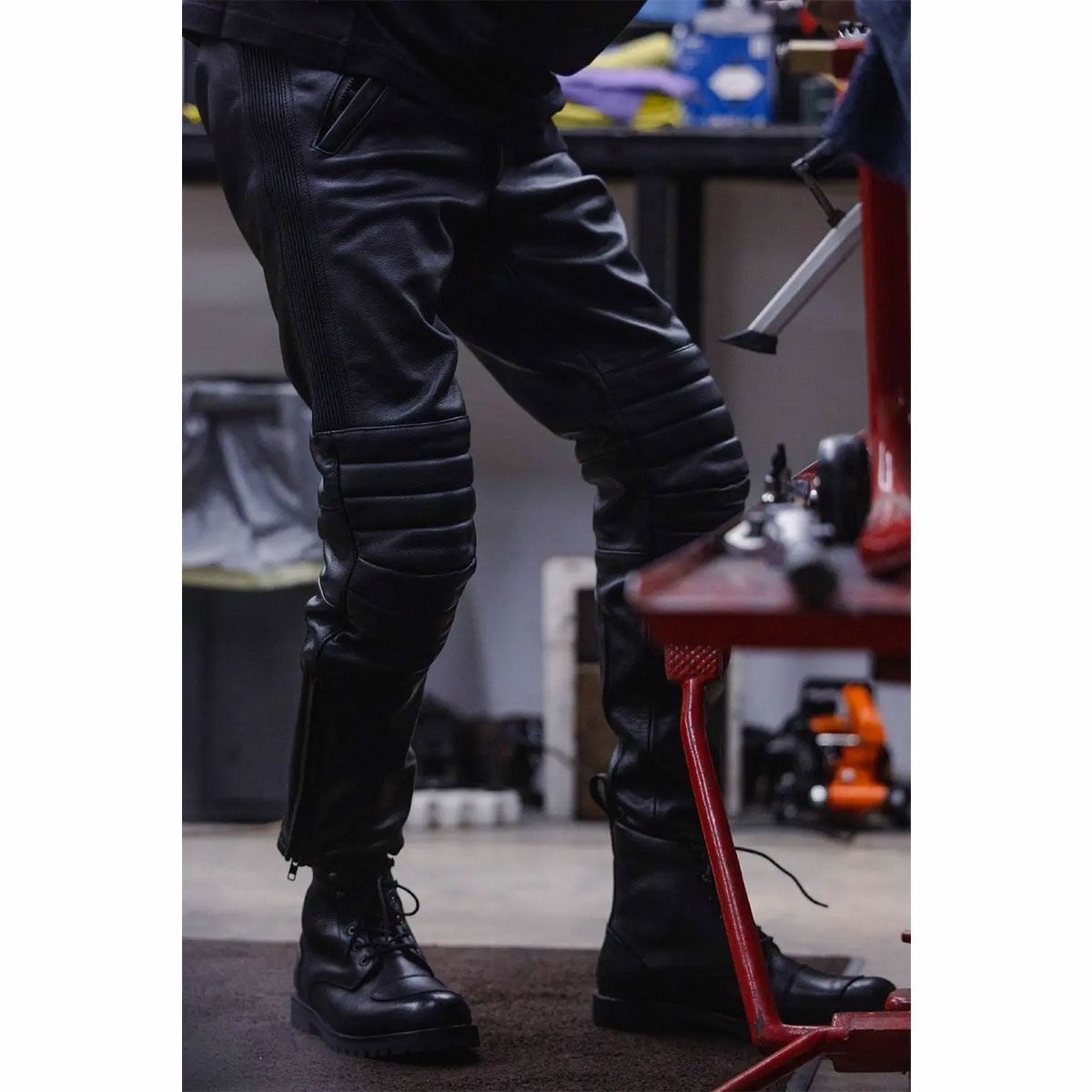 PANDO MOTO｜カタナ スリム｜レザー｜ブラック｜モデル着用