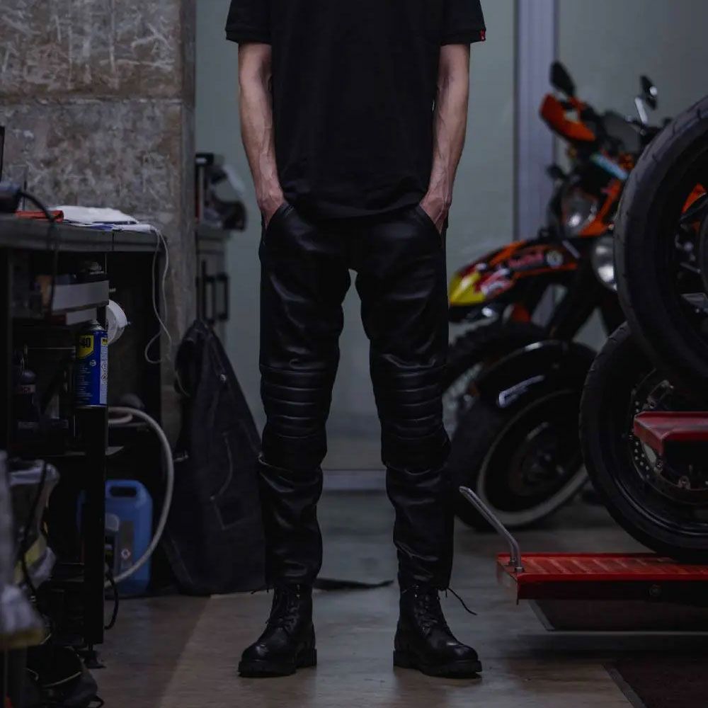 PANDO MOTO｜カタナ スリム｜レザー｜ブラック｜モデル着用