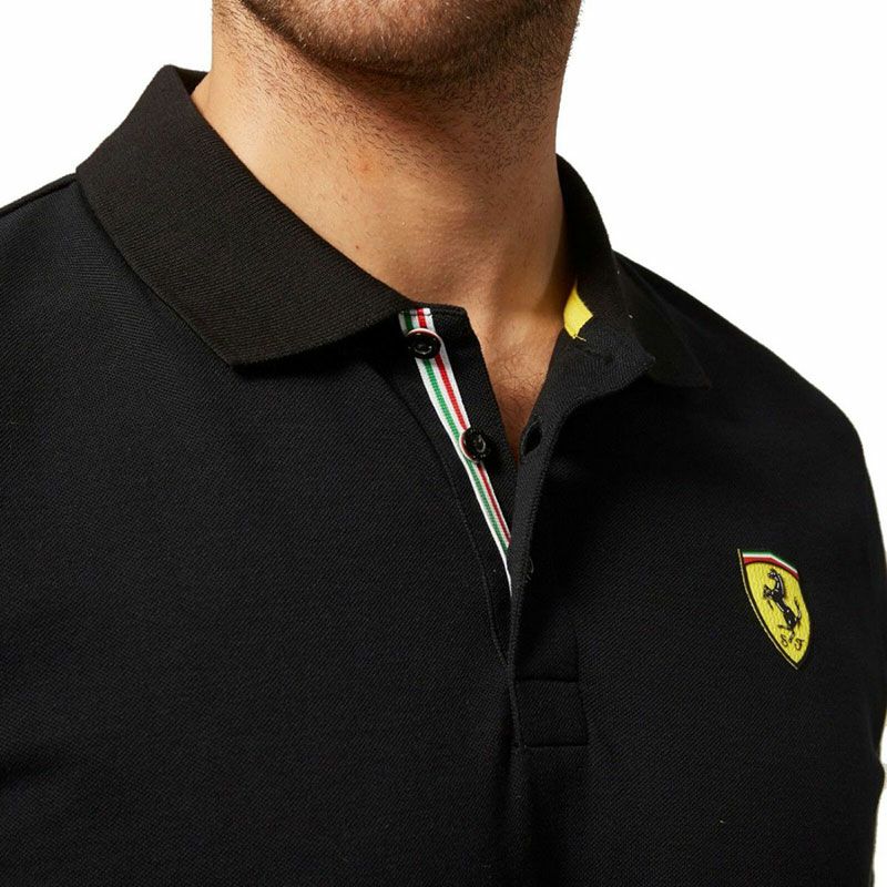 Ferrari｜スクーデリア フェラーリ クラシック ロゴ ポロ｜ポロシャツ｜ブラック｜モデル着用