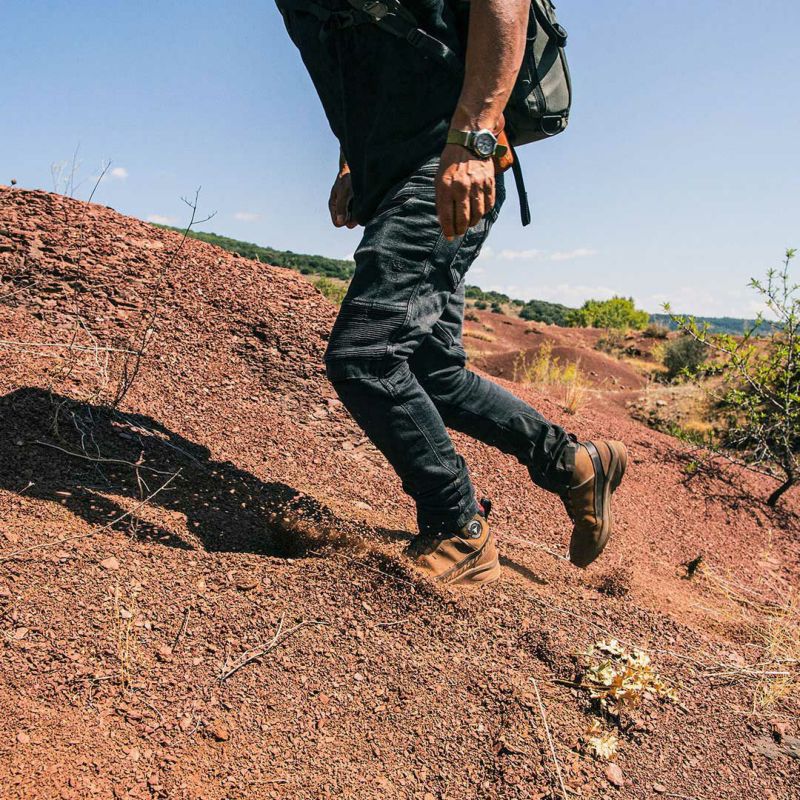 Stylmartin｜ヴェルティゴ WP｜スニーカータイプ｜ブラウン｜モデル着用