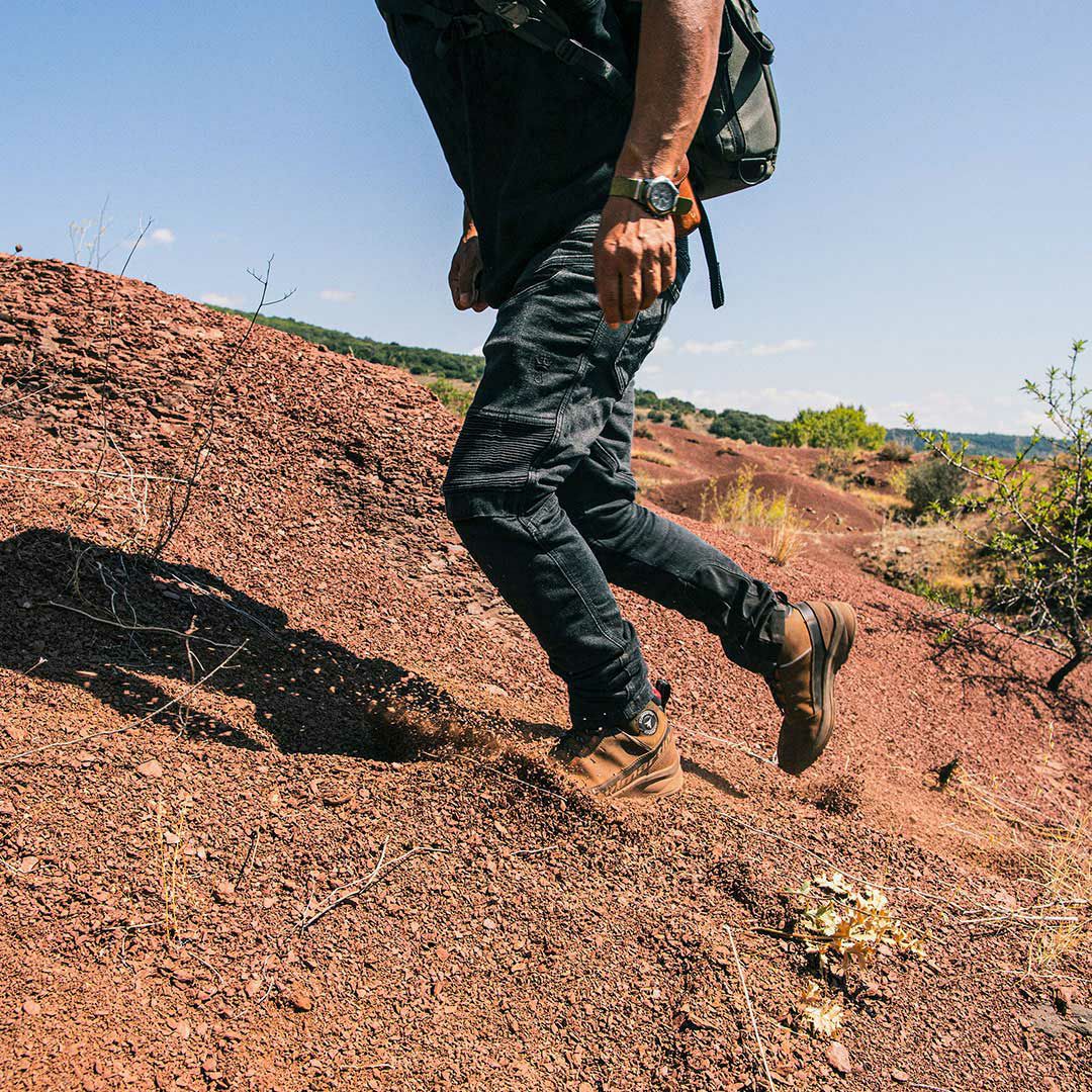 Stylmartin｜ヴェルティゴ WP｜スニーカータイプ｜ブラウン｜モデル着用