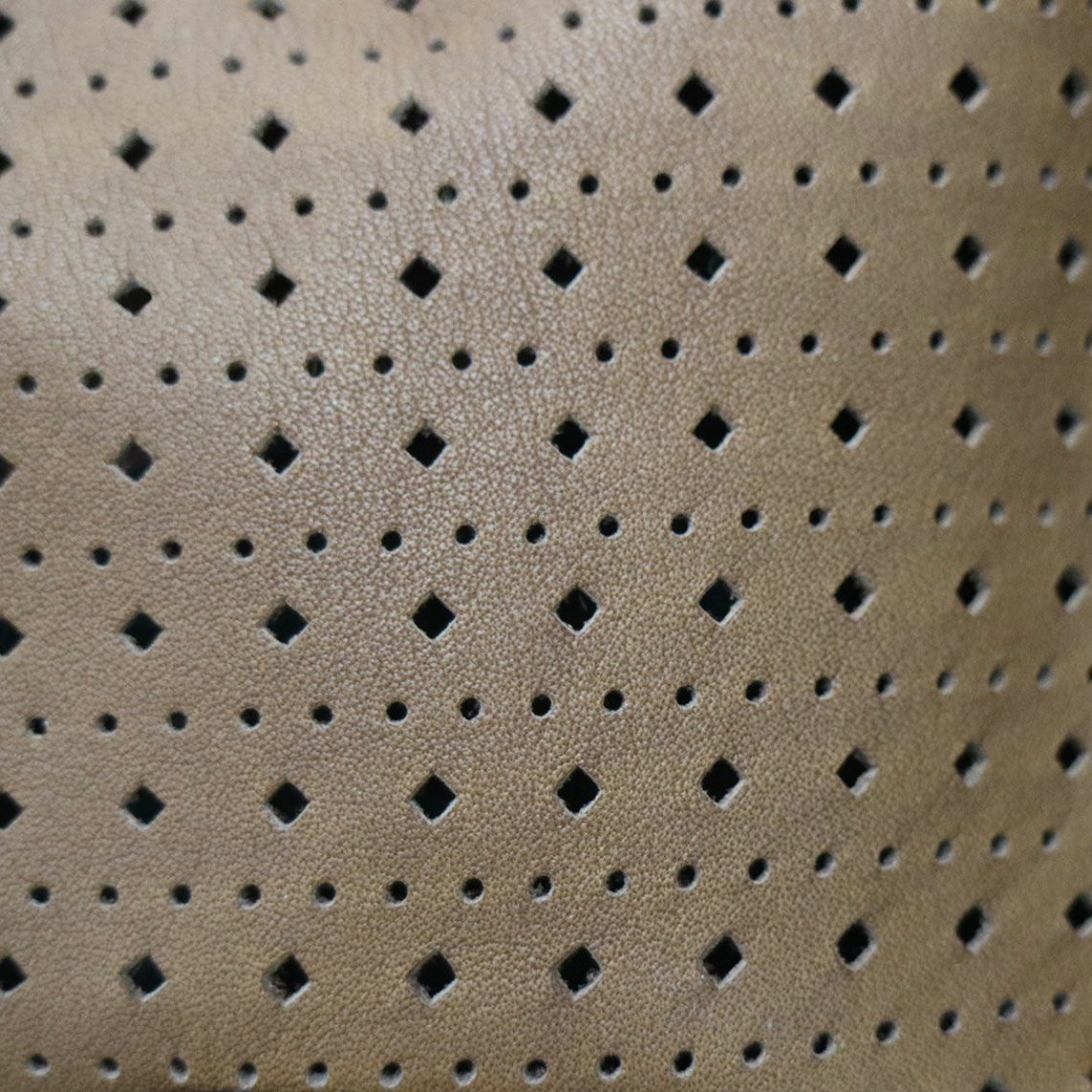 SHINICHIRO ARAKAWA｜エット 23｜サマー｜ブラウン×レッド