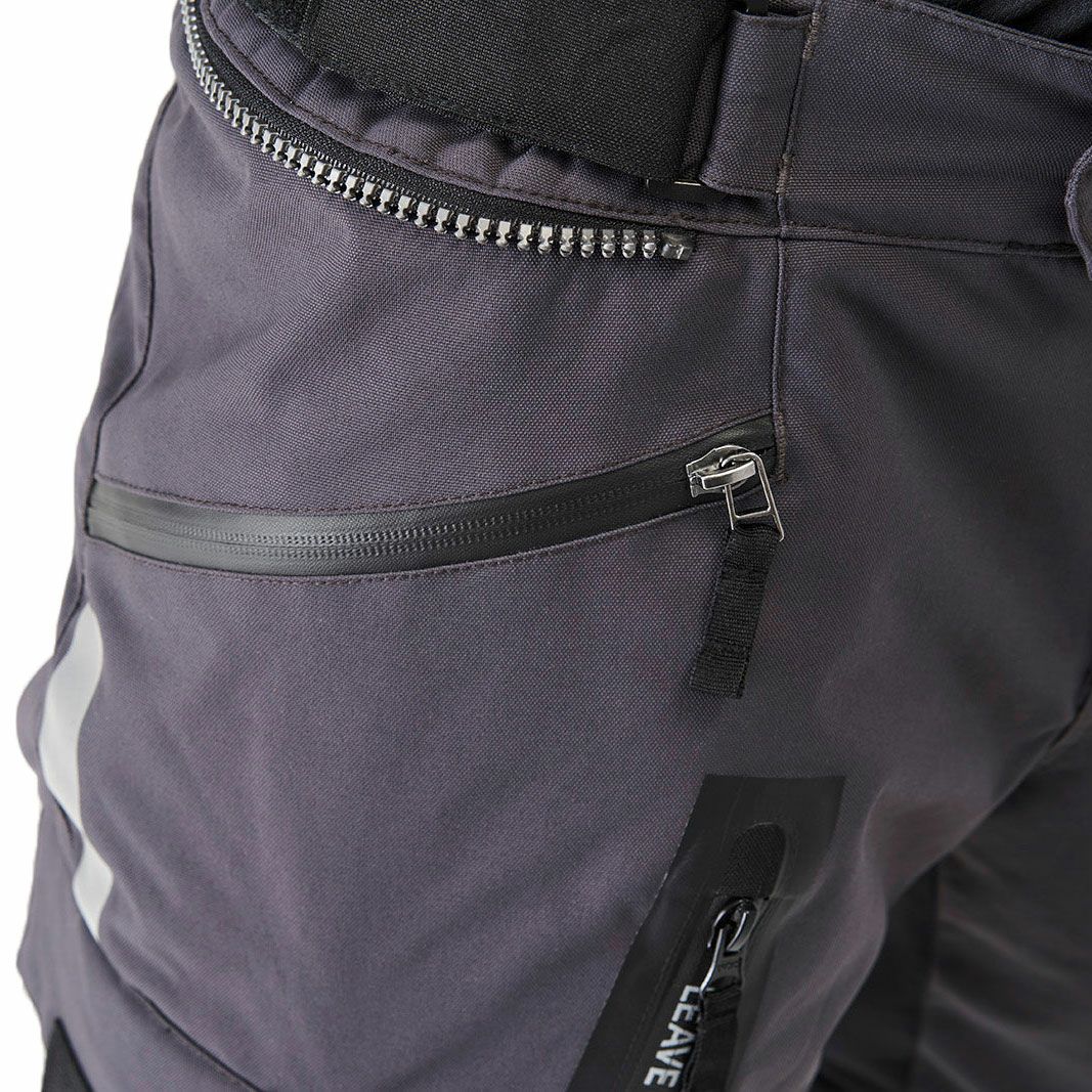 Fuel Motorcycles｜アストレイル パンツ｜その他パンツ｜ダークグレー｜着用