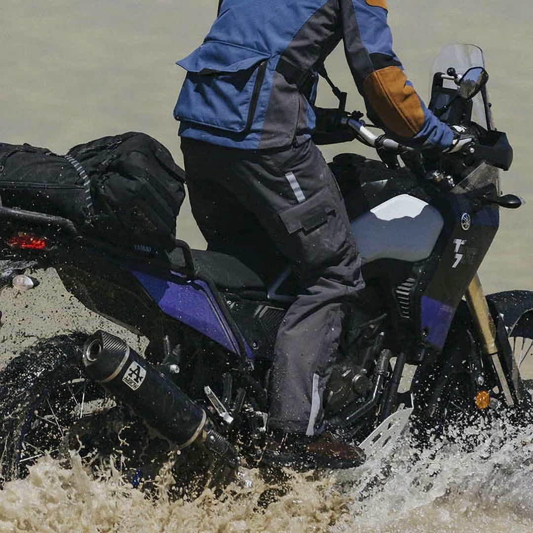 Fuel Motorcycles｜アストレイル パンツ｜その他パンツ｜ダークグレー｜モデル着用