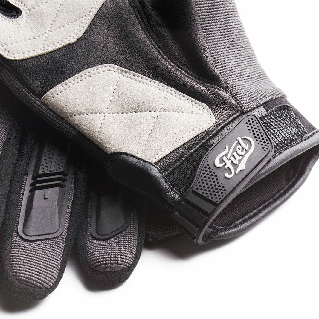 Fuel Motorcycles｜アストレイル グローブ｜3シーズン｜ダークグレー