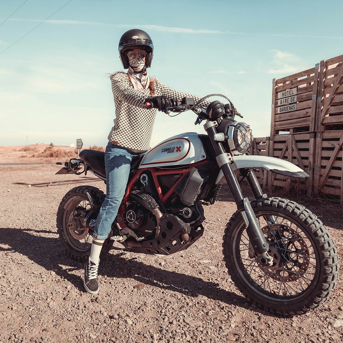 WILDUST｜モト スカーフ｜その他雑貨｜Vintage Racer｜モデル着用