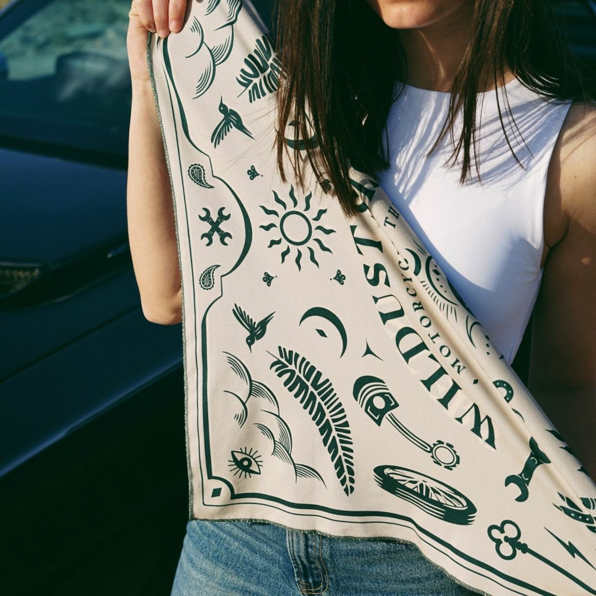 WILDUST｜モト スカーフ｜その他雑貨｜Moto Therapy｜モデル着用