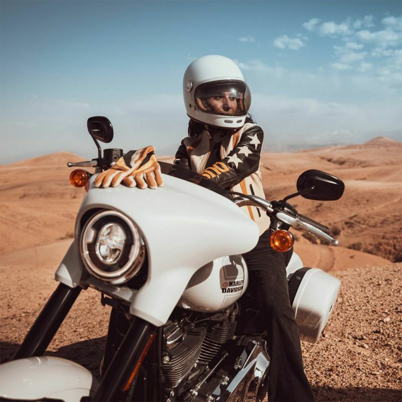 WILDUST｜スター ＆ ストライプ レザー ジャケット｜レザー｜カーキ｜モデル着用