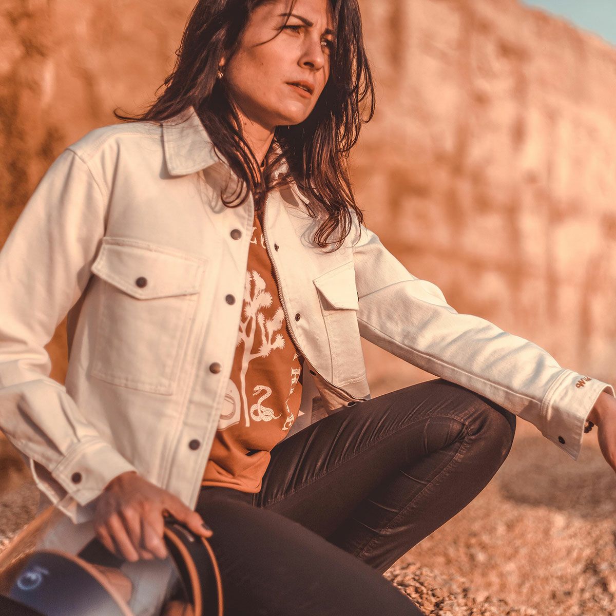 WILDUST｜アーマリス モト ジャケット｜ファブリック｜ホワイト｜モデル着用