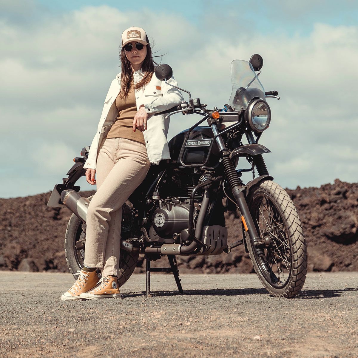 WILDUST｜アーマリス モト ジャケット｜ファブリック｜ホワイト｜モデル着用