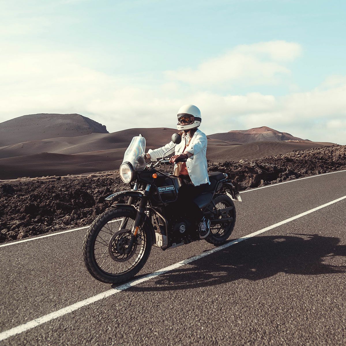 WILDUST｜アーマリス モト ジャケット｜ファブリック｜ホワイト｜モデル着用