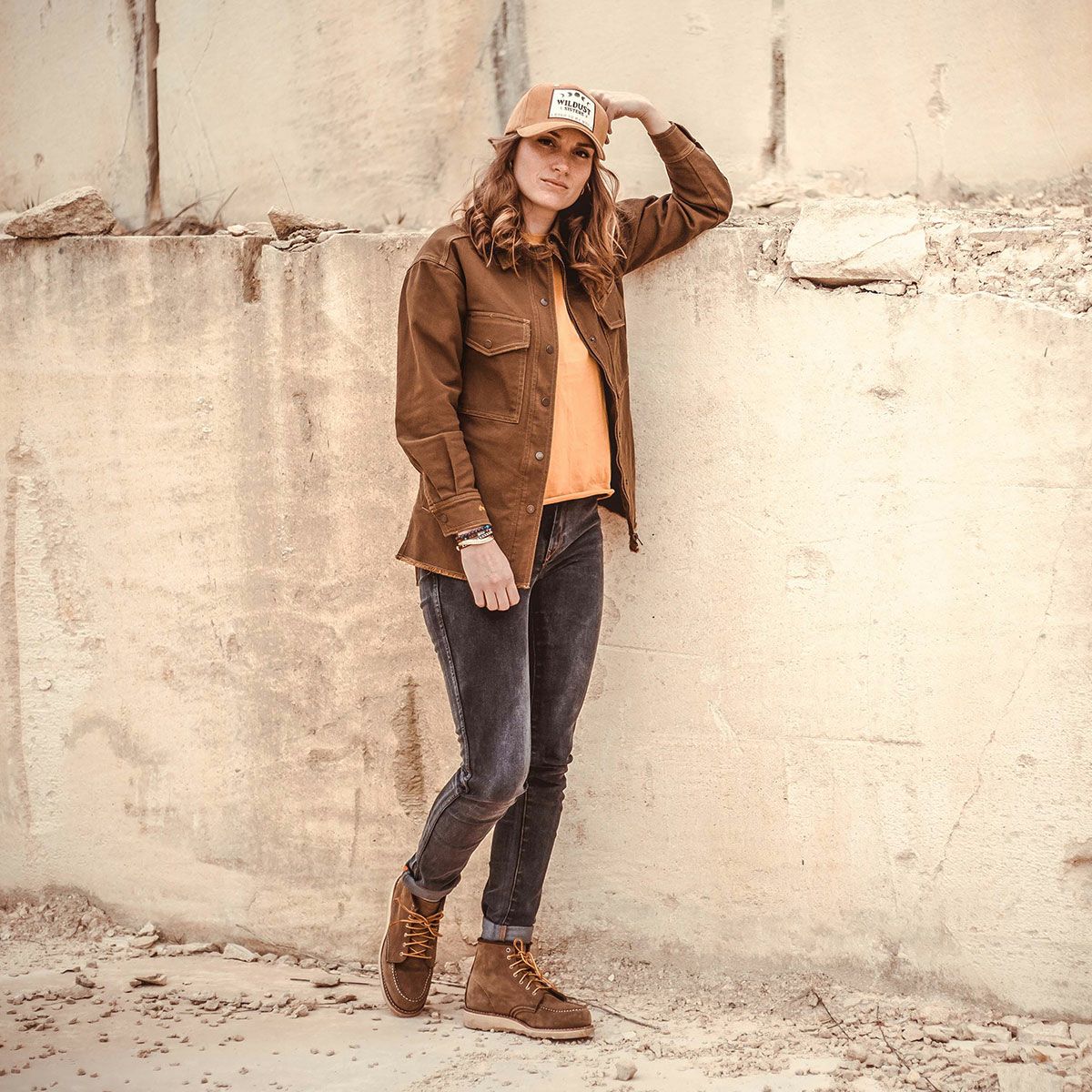 WILDUST｜アーマリス モト ジャケット｜ファブリック｜ダークキャメル｜モデル着用