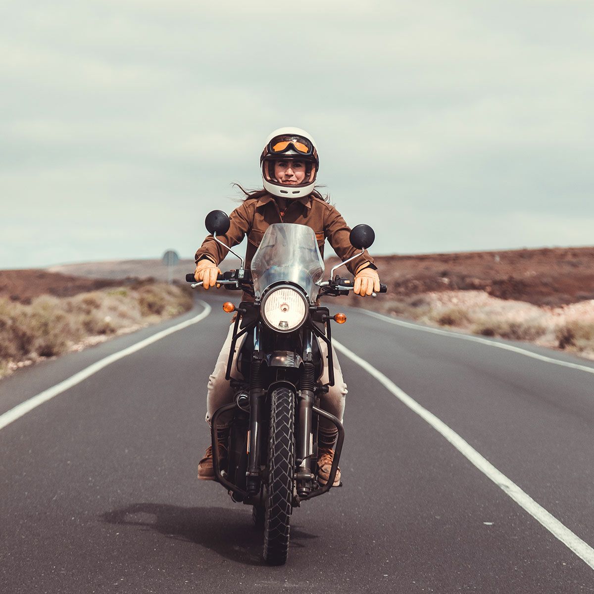 WILDUST｜アーマリス モト ジャケット｜ファブリック｜ダークキャメル｜モデル着用