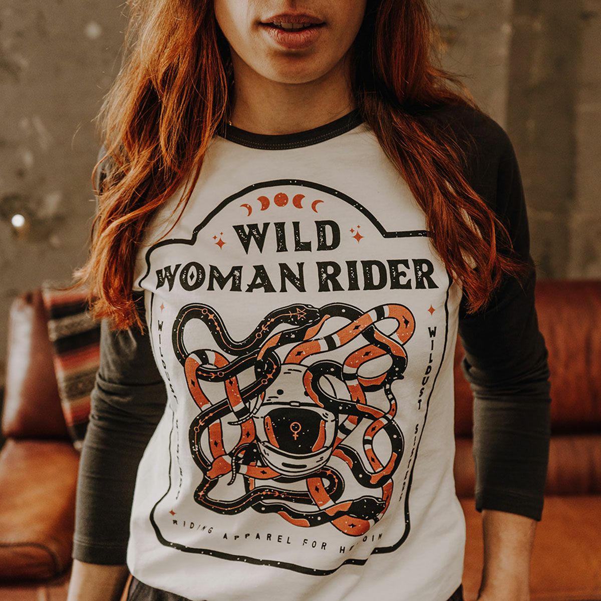 WILDUST｜ベースボール Tシャツ ワイルド WMN ライダー｜ロングスリーブ｜アイボリー×ブラック｜モデル着用