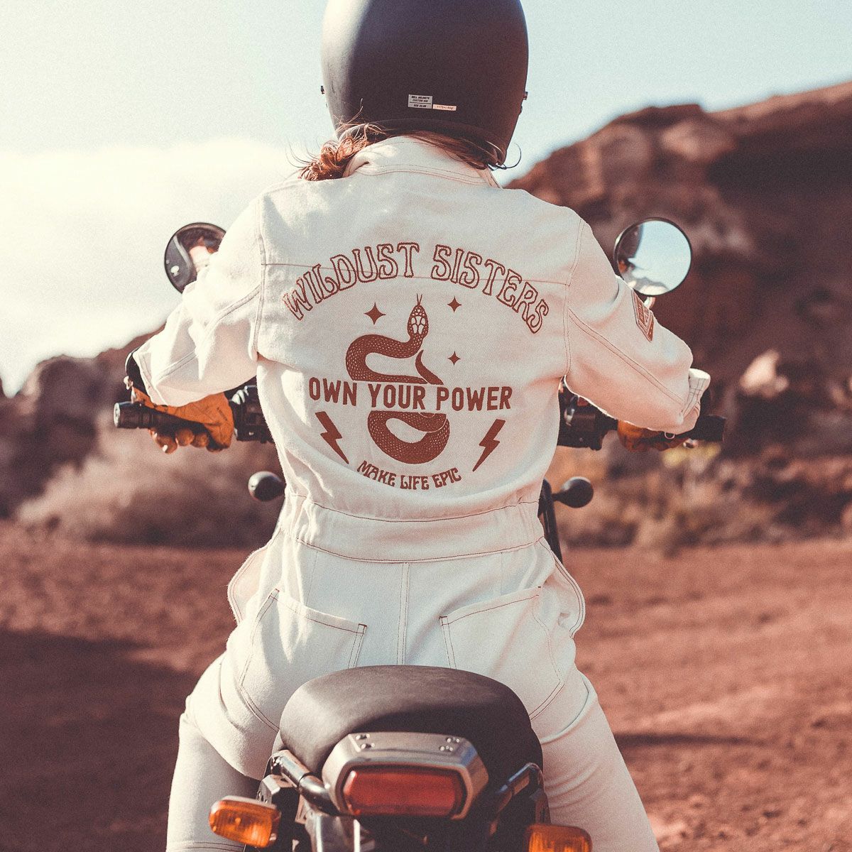 WILDUST｜アビエーター オーバーオール｜エクリュ｜モデル着用