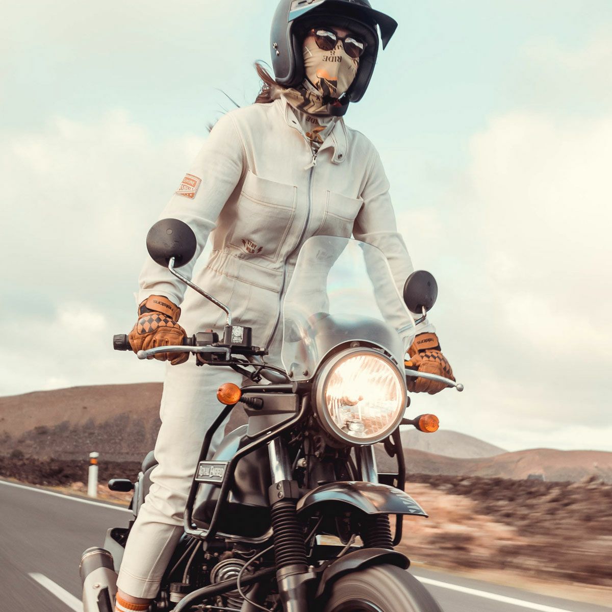 WILDUST｜アビエーター オーバーオール｜エクリュ｜モデル着用