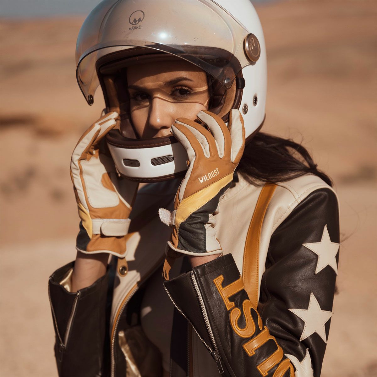 WILDUST｜モーターサイクル グローブ｜3シーズン｜キャメル｜モデル着用