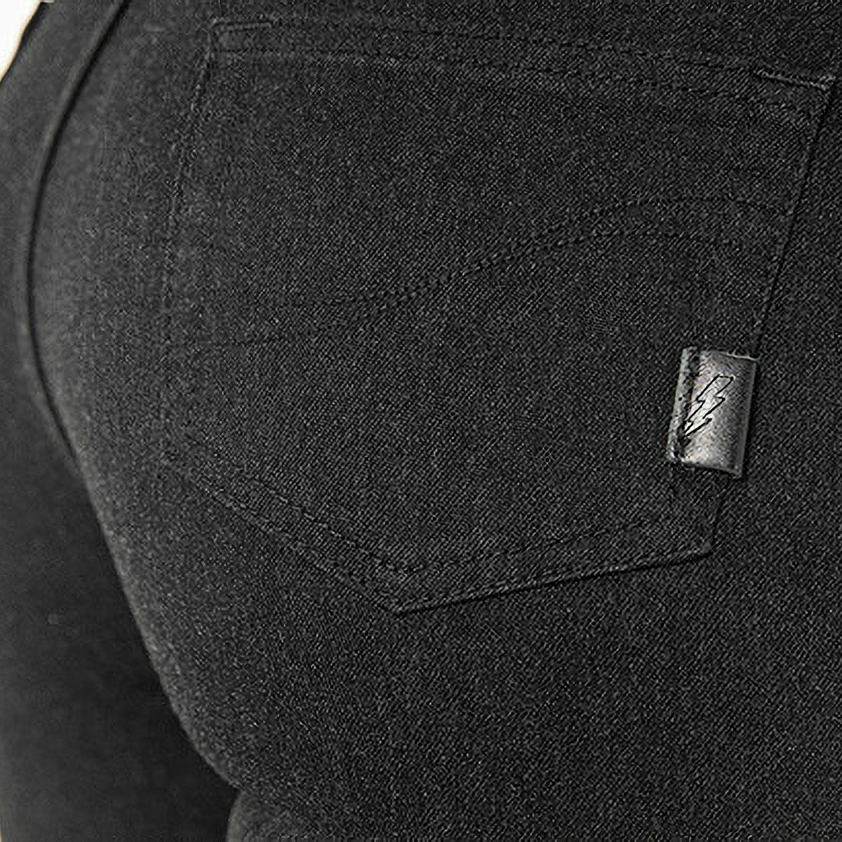 John Doe｜ルビー ジーンズ ウーマン｜デニム｜ブラック｜モデル着用