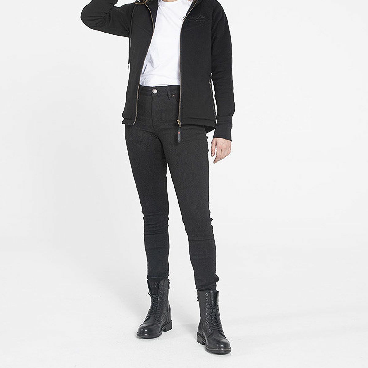 John Doe｜ルビー ジーンズ ウーマン｜デニム｜ブラック｜モデル着用