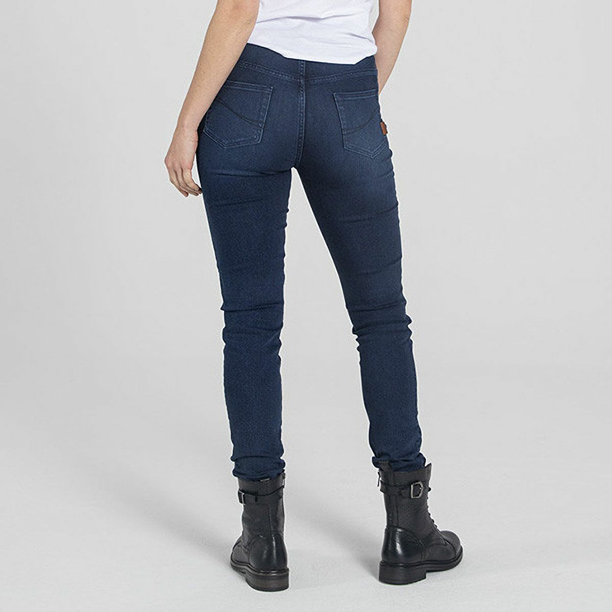 John Doe｜ルビー ジーンズ ウーマン｜デニム｜インディゴ｜モデル着用