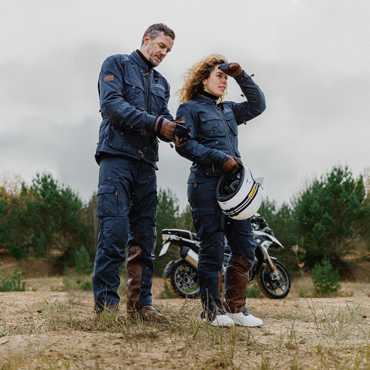 North of Berlin｜ドライゾーン パンツ｜その他パンツ｜ネイビー｜モデル着用