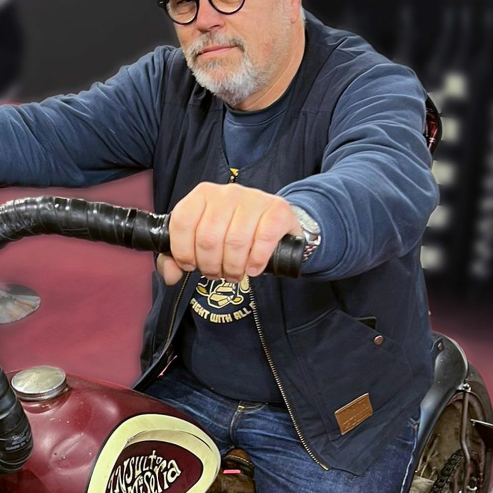 North of Berlin｜ユーティリティ ベスト｜ネイビー｜モデル着用