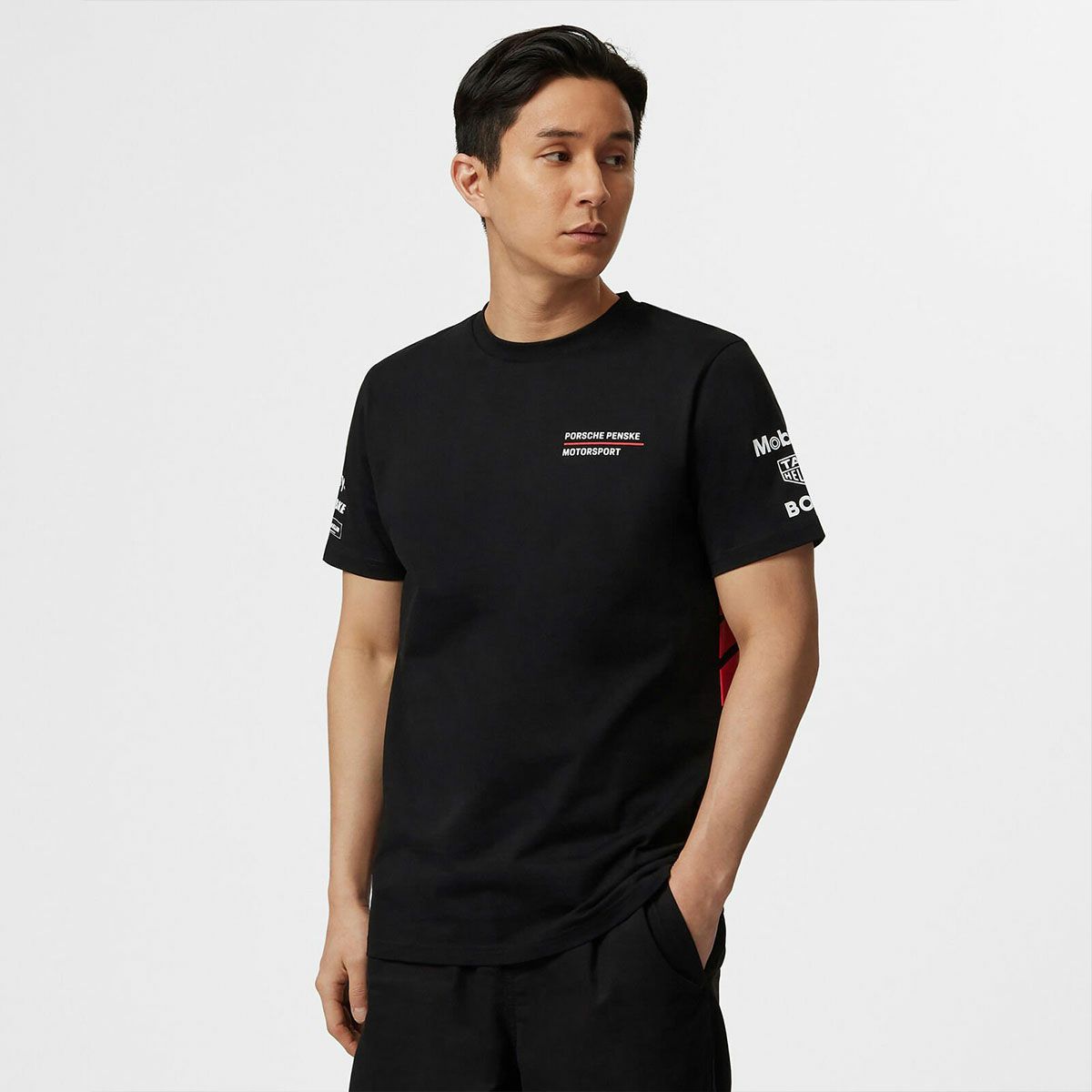 PORSCHE｜ポルシェ ペンスキー FW Tシャツ｜ブラック｜モデル着用