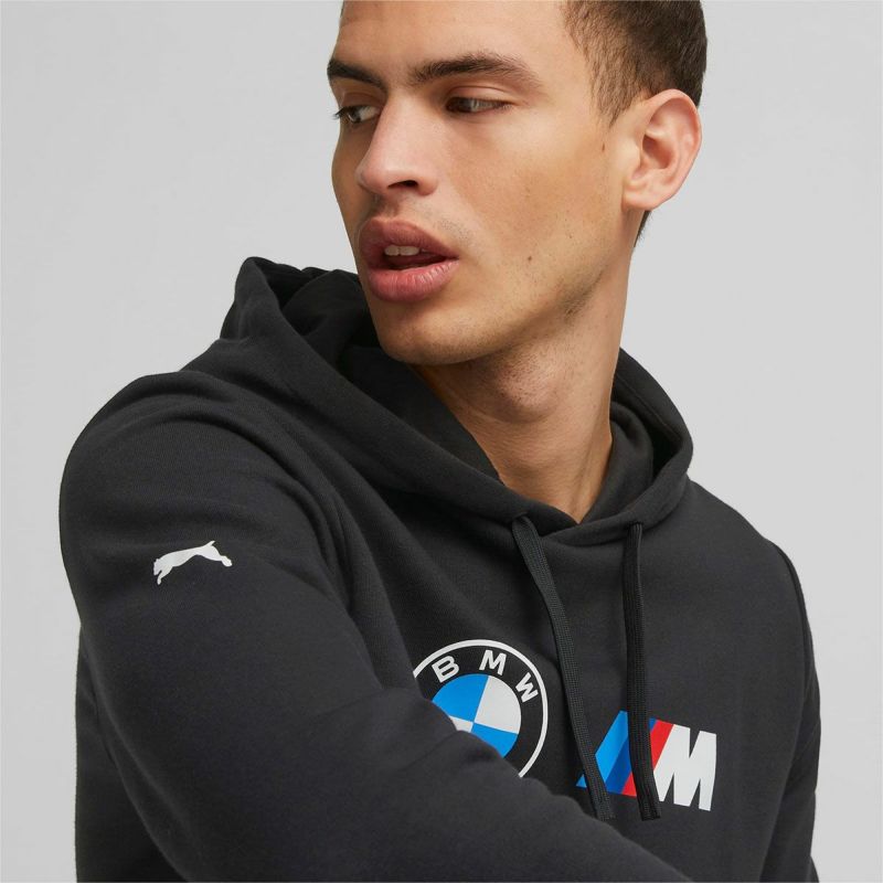 BMW PUMA｜BMW FT エッセンシャル フーディー｜ブラック｜モデル着用