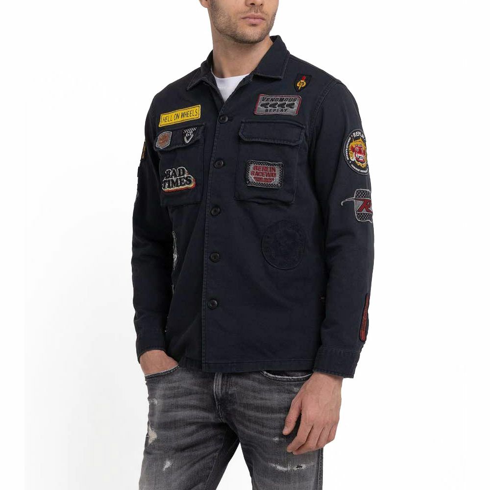 Replay｜レーサーパッチシャツ｜チャコール｜モデル着用