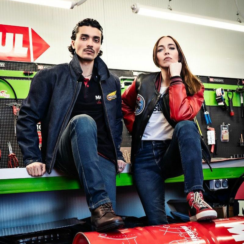 helstons｜メカニック デニム ジャケット｜ファブリック｜ブルー｜モデル着用