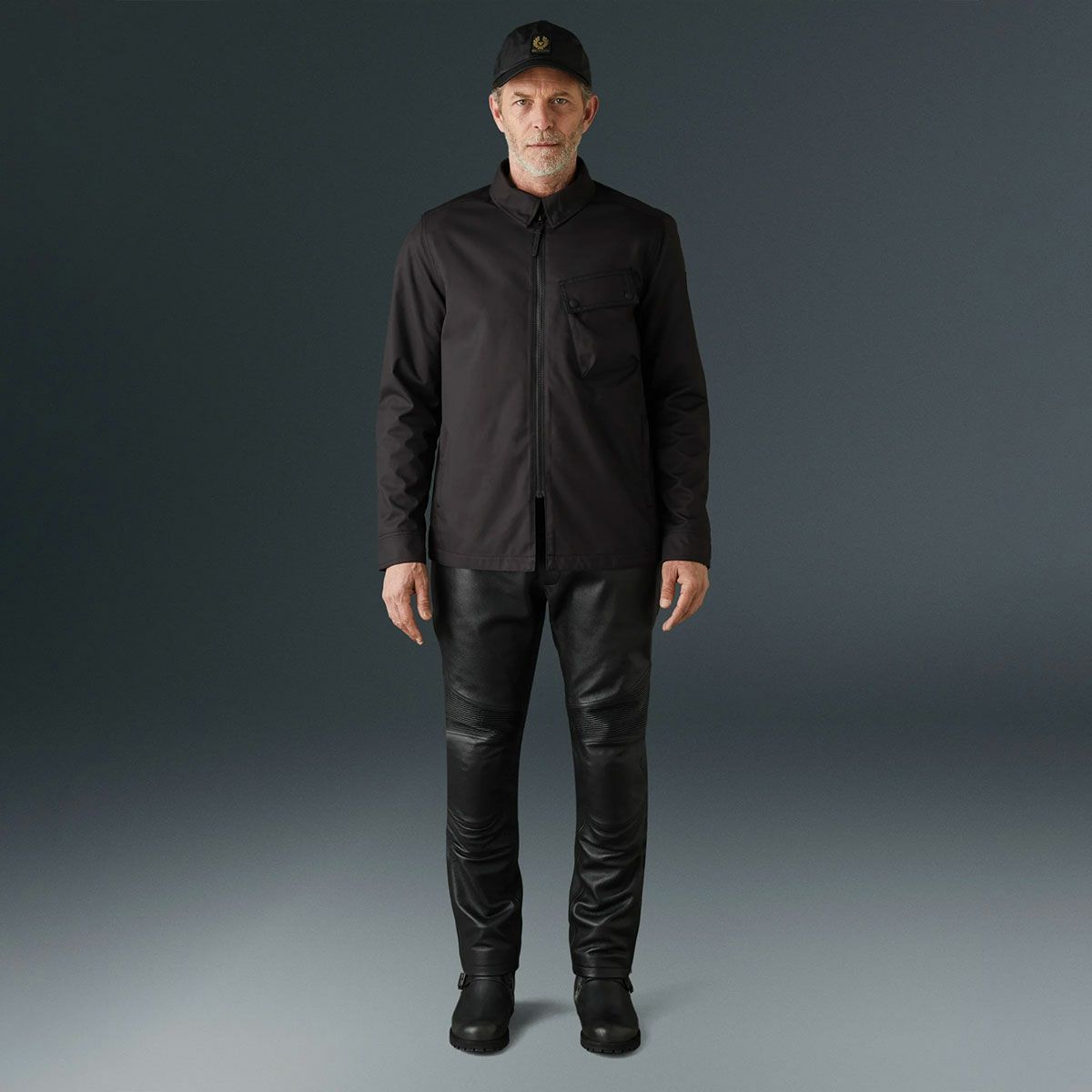 BELSTAFF｜シロッコ モーターサイクル オーバーシャツ｜ファブリック｜ブラック｜モデル着用