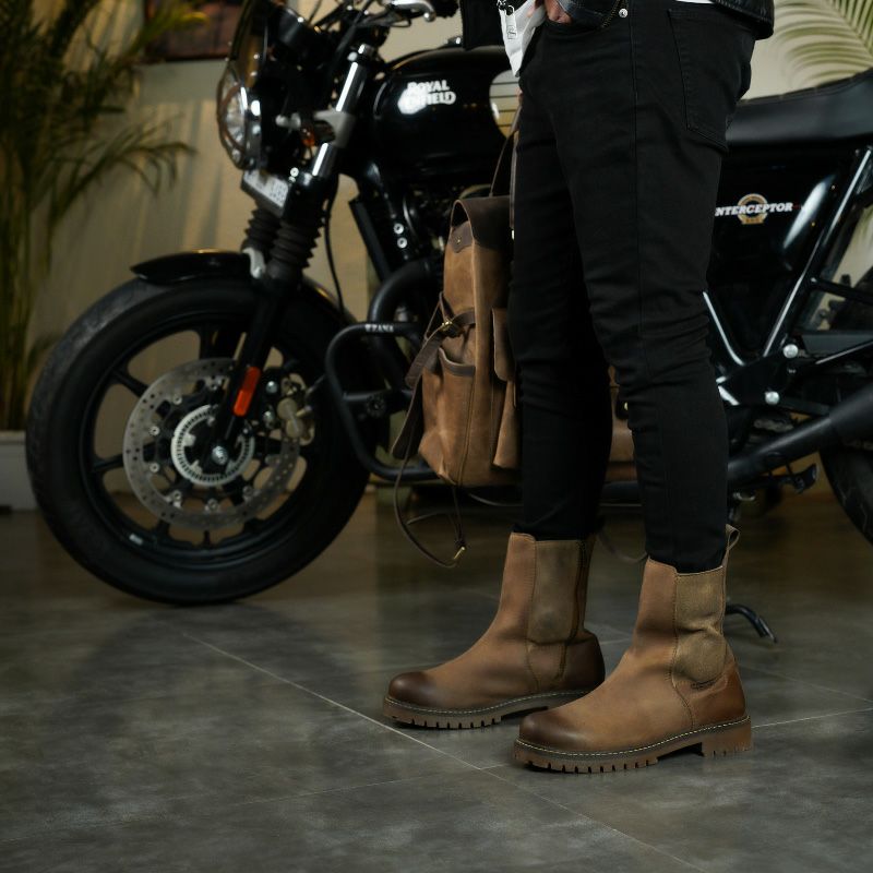 Trip Machine｜ブーツ チェルシー｜ブーツタイプ｜ダスティバンディット｜モデル着用