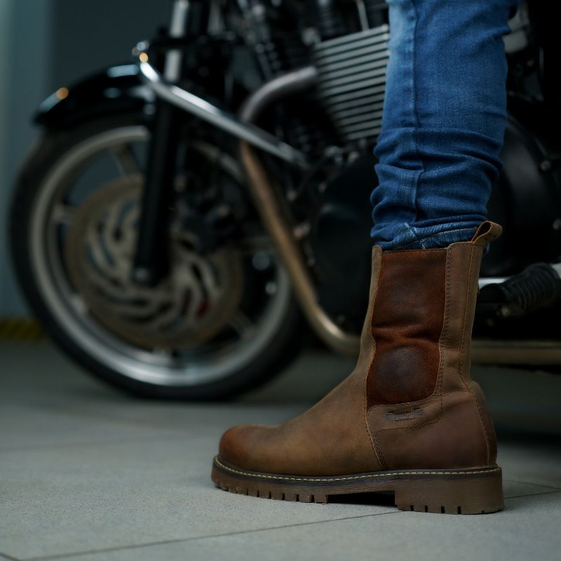 Trip Machine｜ブーツ チェルシー｜ブーツタイプ｜ラスティラングラ－｜モデル着用