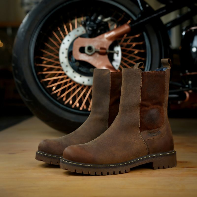 Trip Machine｜ブーツ チェルシー｜ブーツタイプ｜ラスティラングラ－｜モデル着用