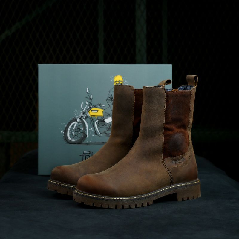 Trip Machine｜ブーツ チェルシー｜ブーツタイプ｜ラスティラングラ－｜モデル着用