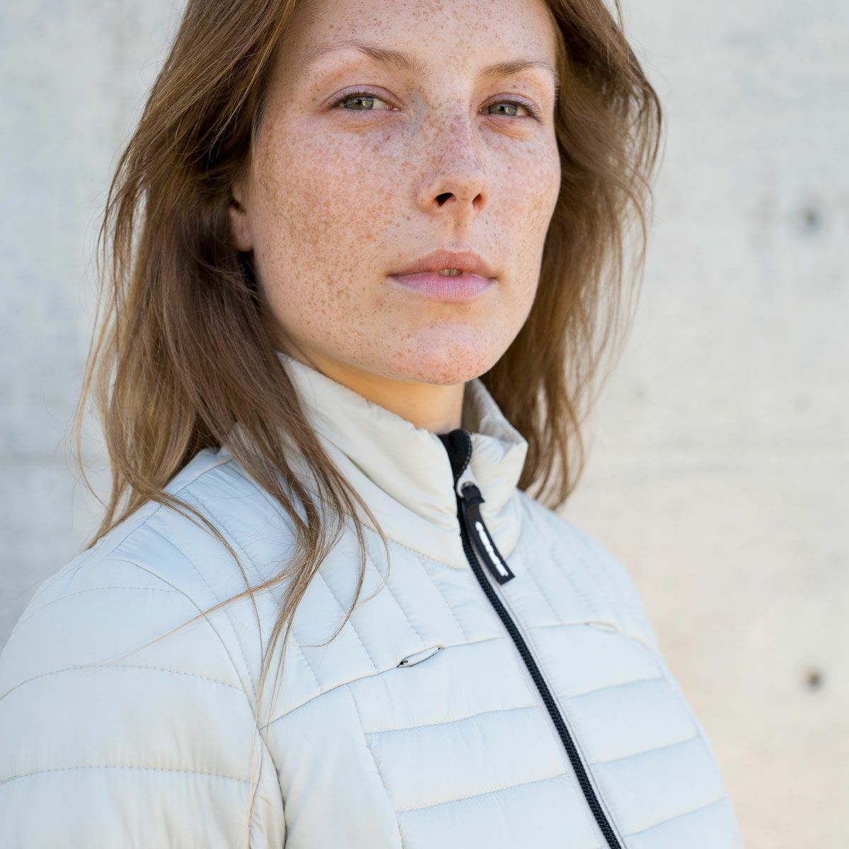 SPIDI｜サーモライナー レディ｜インナージャケッ｜グレー｜モデル着用