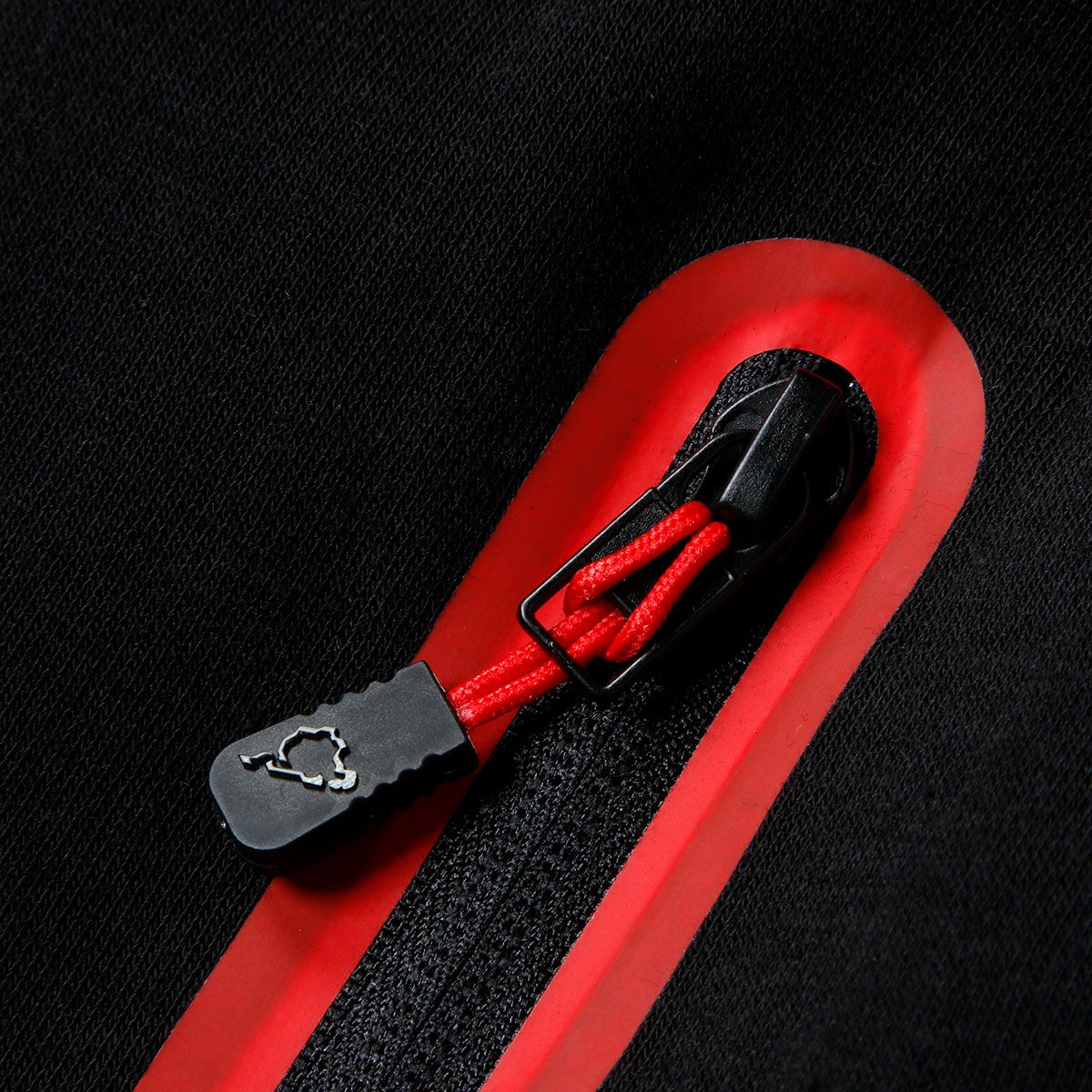 Nurburgring｜ニュルブルクリンク Herren Performance ジャケット｜フーディ｜ブラック