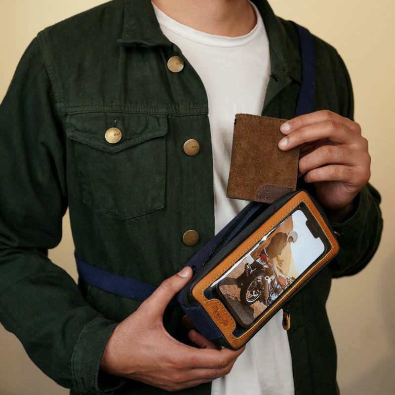 Trip Machine｜ナビゲーター｜タンクバック｜ブルー×タン｜使用イメージ