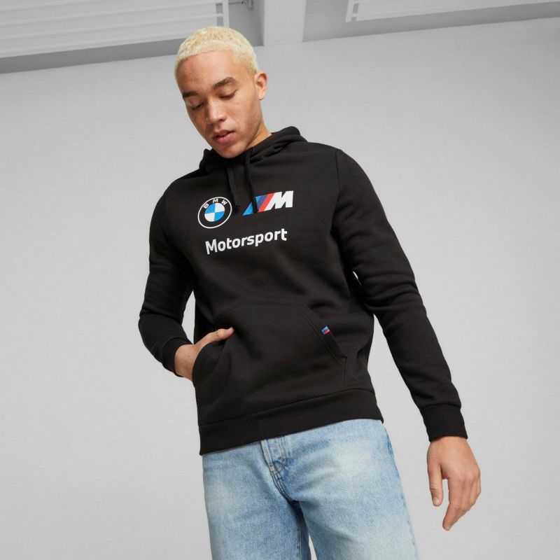 BMW PUMA｜BMW FT エッセンシャル フーディー｜ブラック｜モデル着用