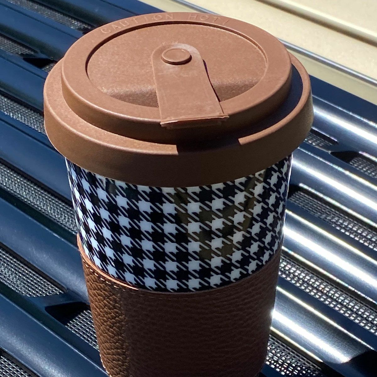 RENNSTOFF｜PEPITA SportClassic ポーセリンカップ｜その他雑貨｜ホワイト×ブラウン｜使用イメージ