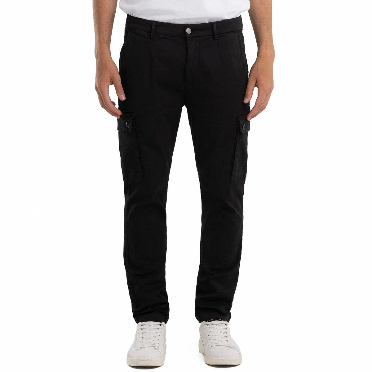 Replay｜JAAN スリムフィット ジーンズ｜チノ・カーゴ｜ブラック｜モデル着用