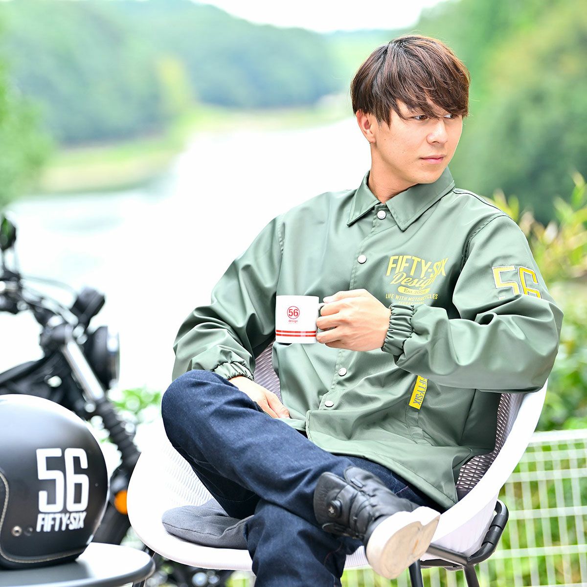 56design｜ライディング コーチジャケット 2 アウター 24｜ファブリック｜アッシュグリーン｜モデル着用