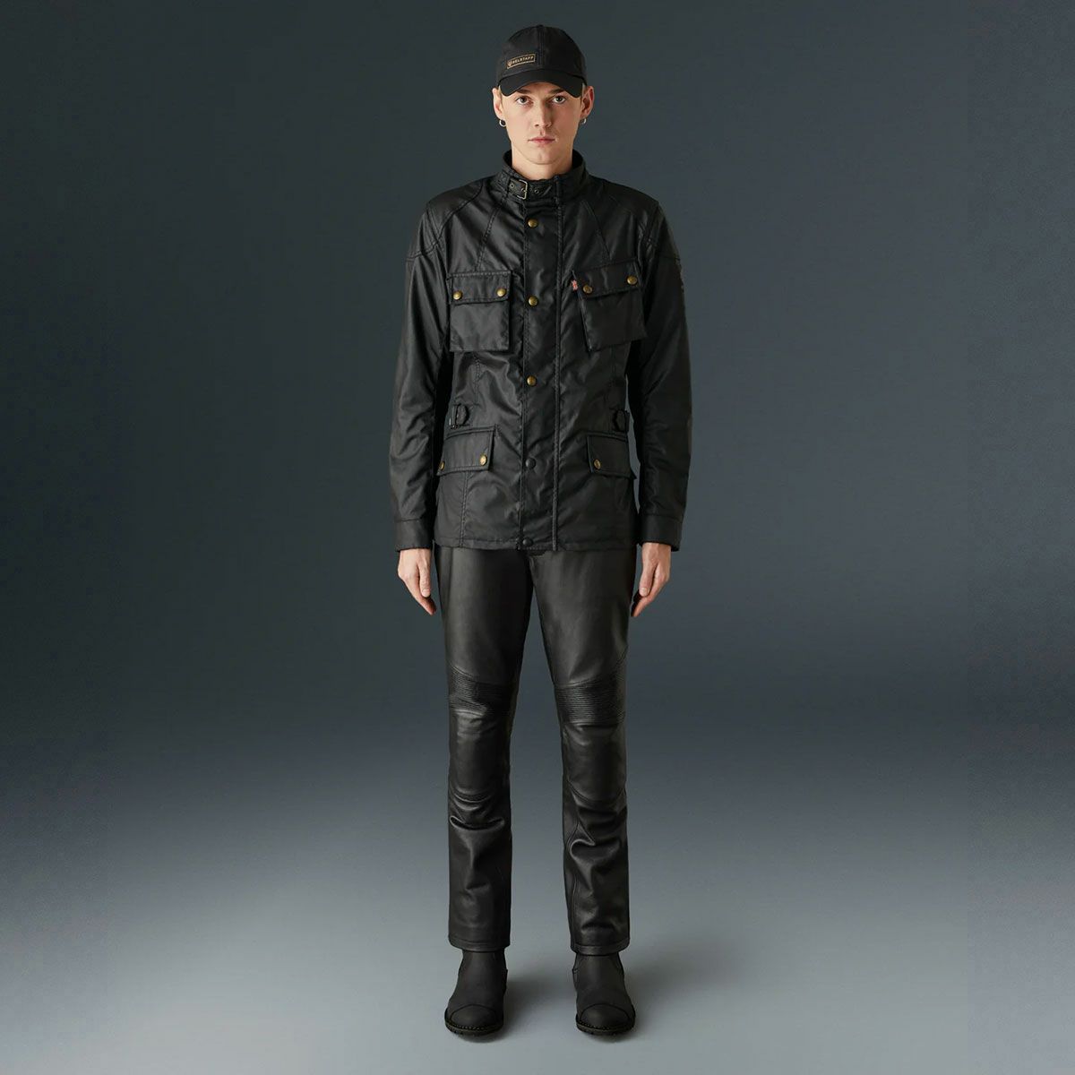 BELSTAFF｜クロスビー モーターサイクル ジャケット｜ファブリック｜ブラック｜モデル着用