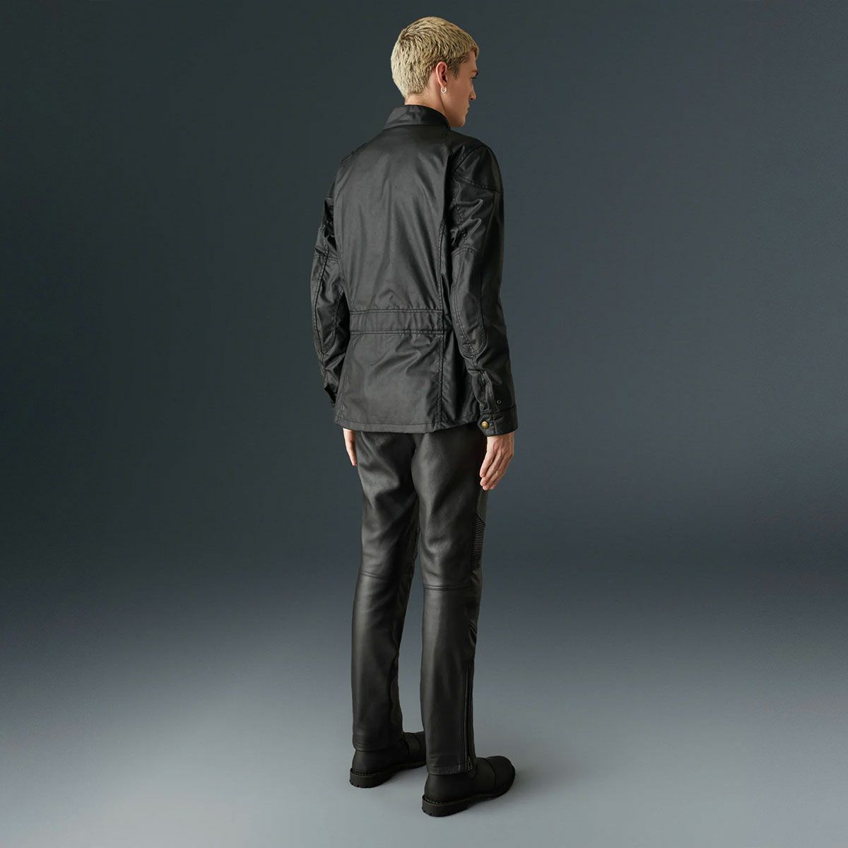 BELSTAFF｜クロスビー モーターサイクル ジャケット｜ファブリック｜ブラック｜モデル着用