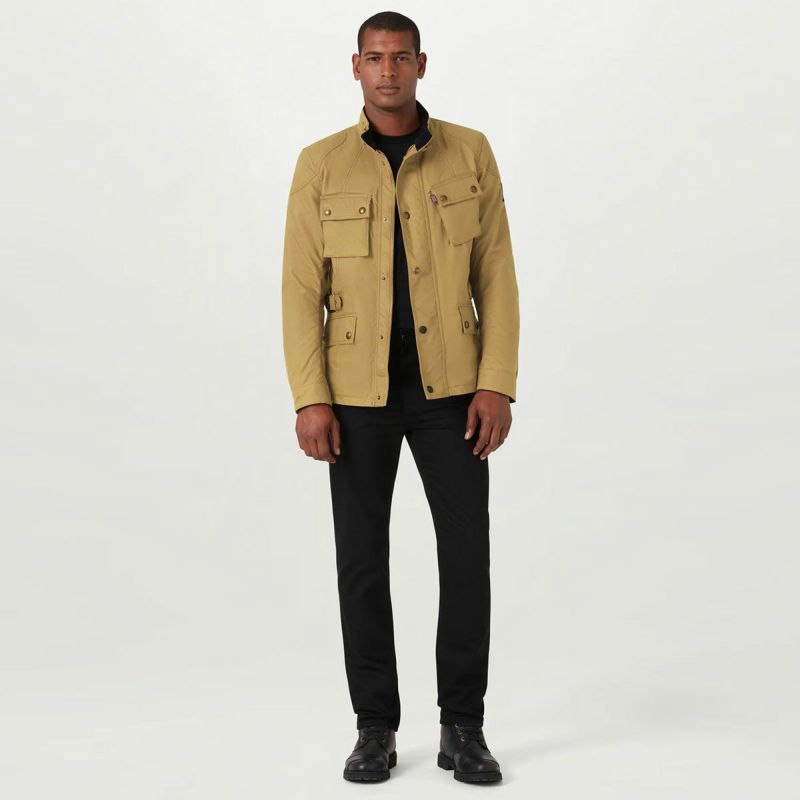 BELSTAFF｜クロスビー モーターサイクル ジャケット｜ファブリック｜サンド｜モデル着用